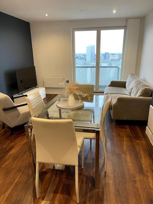 Lovely 2-Bedroom Condo With Balcony Manchester Eksteriør bilde