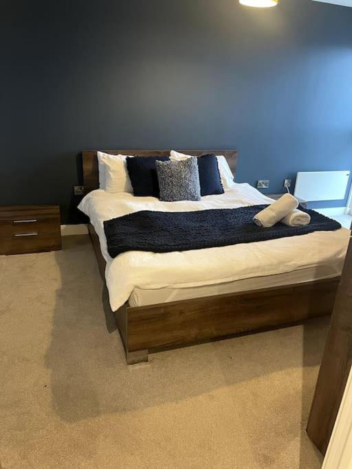 Lovely 2-Bedroom Condo With Balcony Manchester Eksteriør bilde